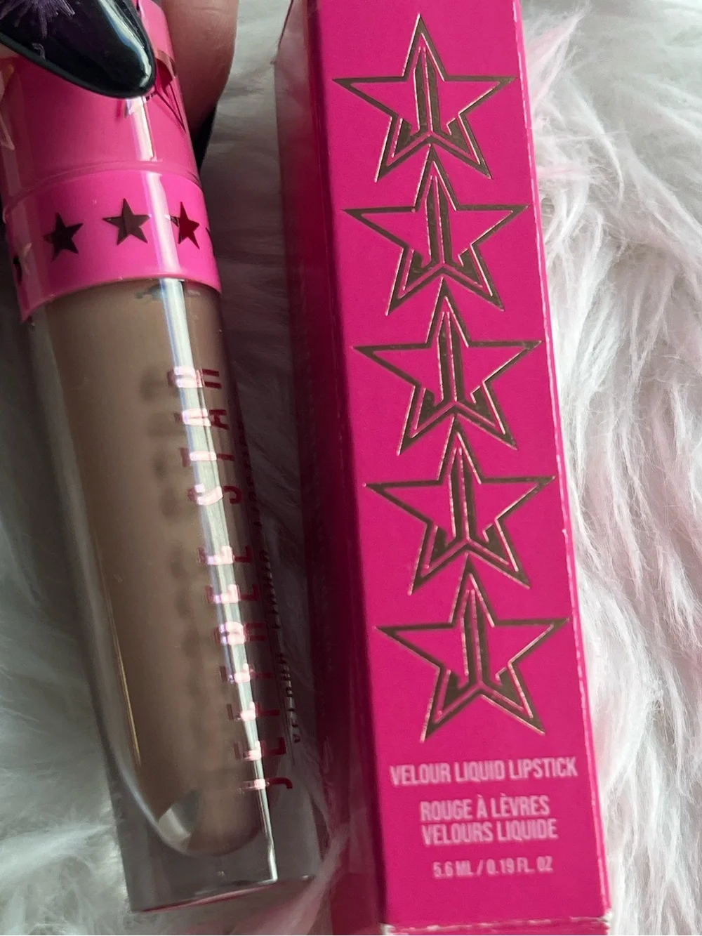 Jeffree star velour liquid lipstick in posh spice